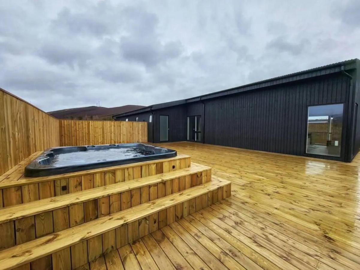 Luxury Log Home With A Hot Tub Selfoss Extérieur photo