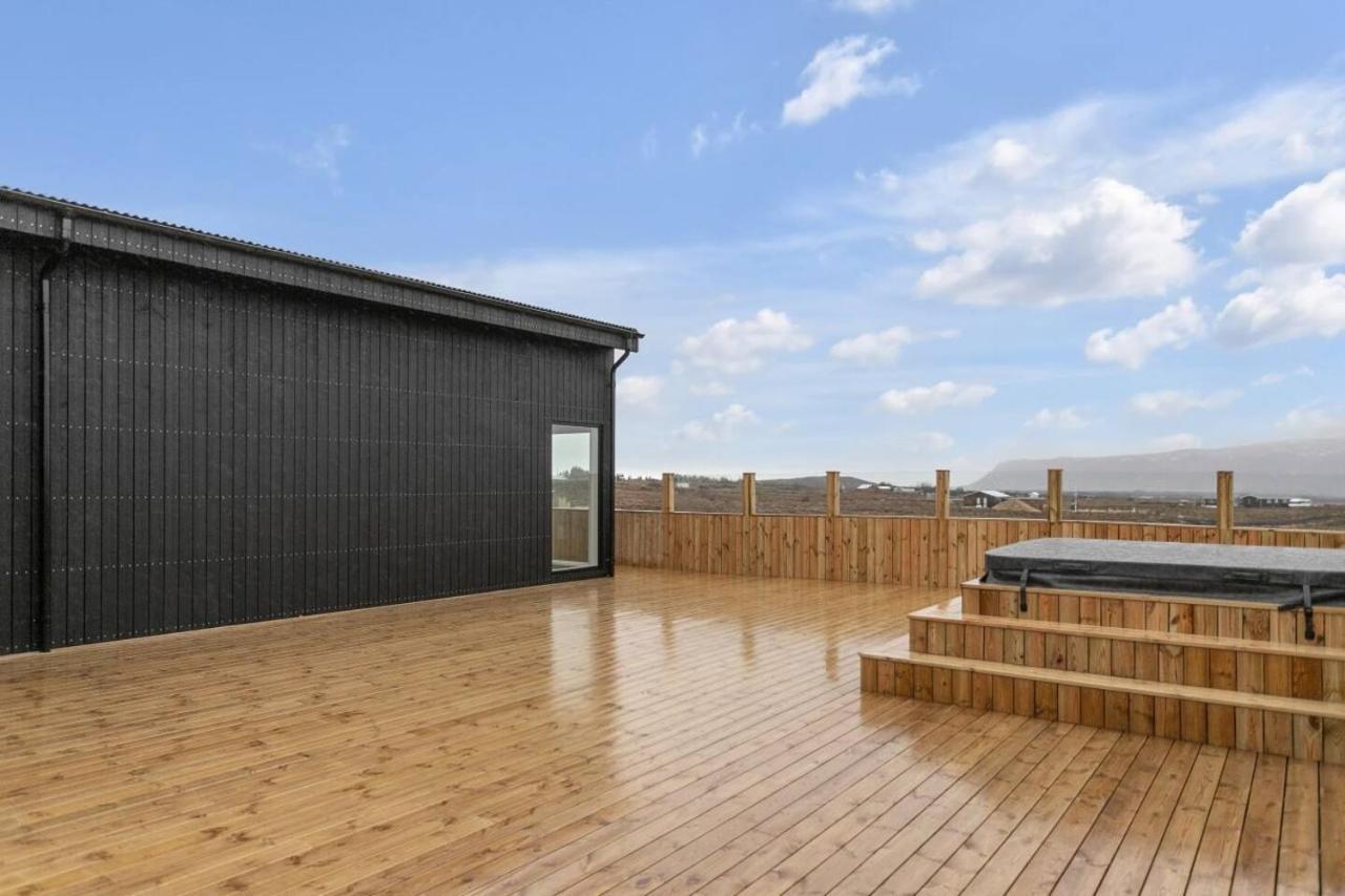 Luxury Log Home With A Hot Tub Selfoss Extérieur photo