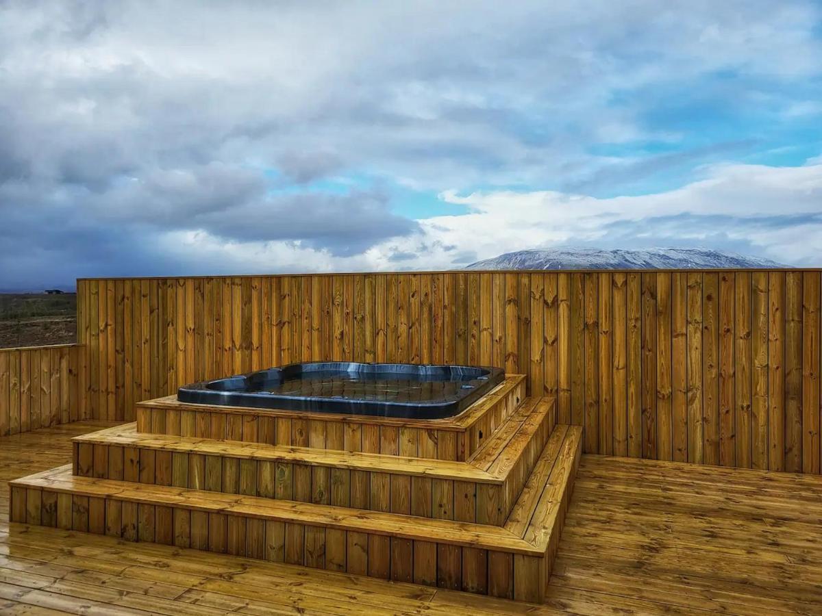 Luxury Log Home With A Hot Tub Selfoss Extérieur photo
