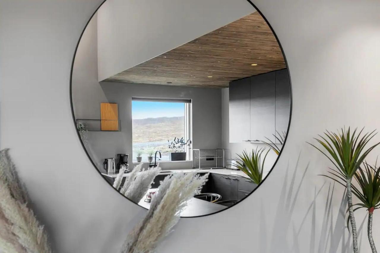 Luxury Log Home With A Hot Tub Selfoss Extérieur photo