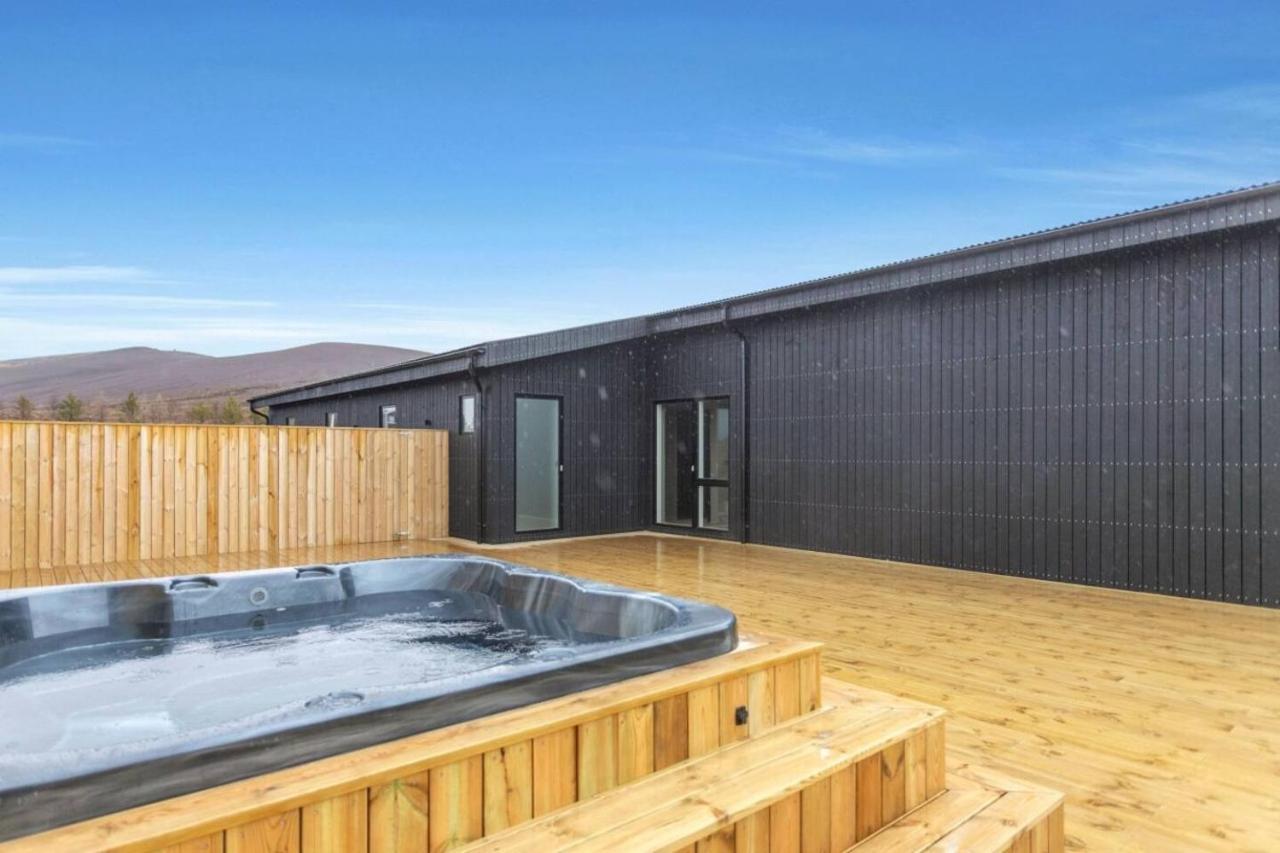 Luxury Log Home With A Hot Tub Selfoss Extérieur photo