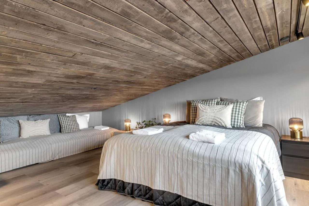 Luxury Log Home With A Hot Tub Selfoss Extérieur photo