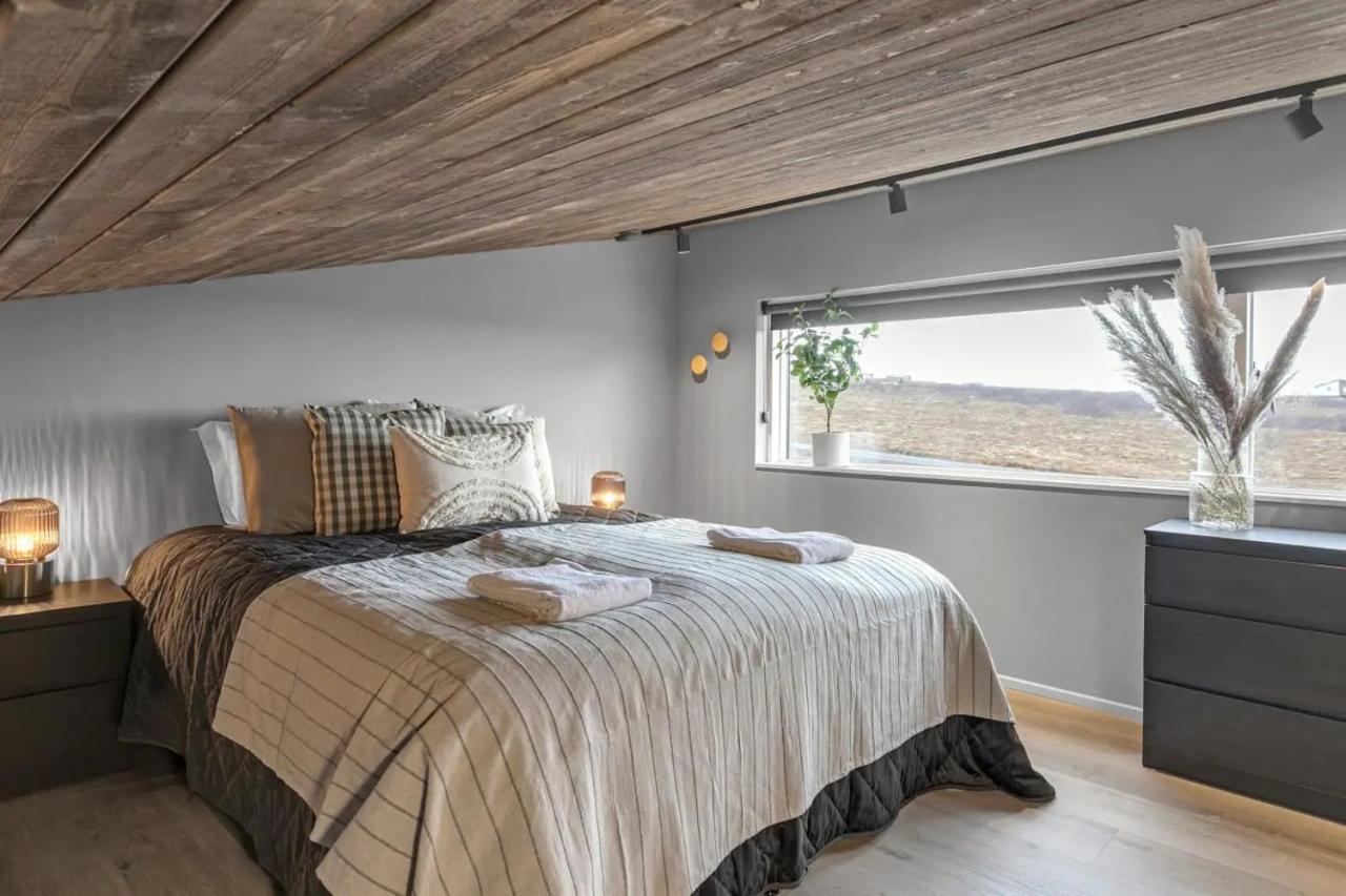 Luxury Log Home With A Hot Tub Selfoss Extérieur photo